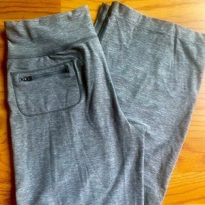 Brand new Lululemon straight leg sweat pant. Sz 6